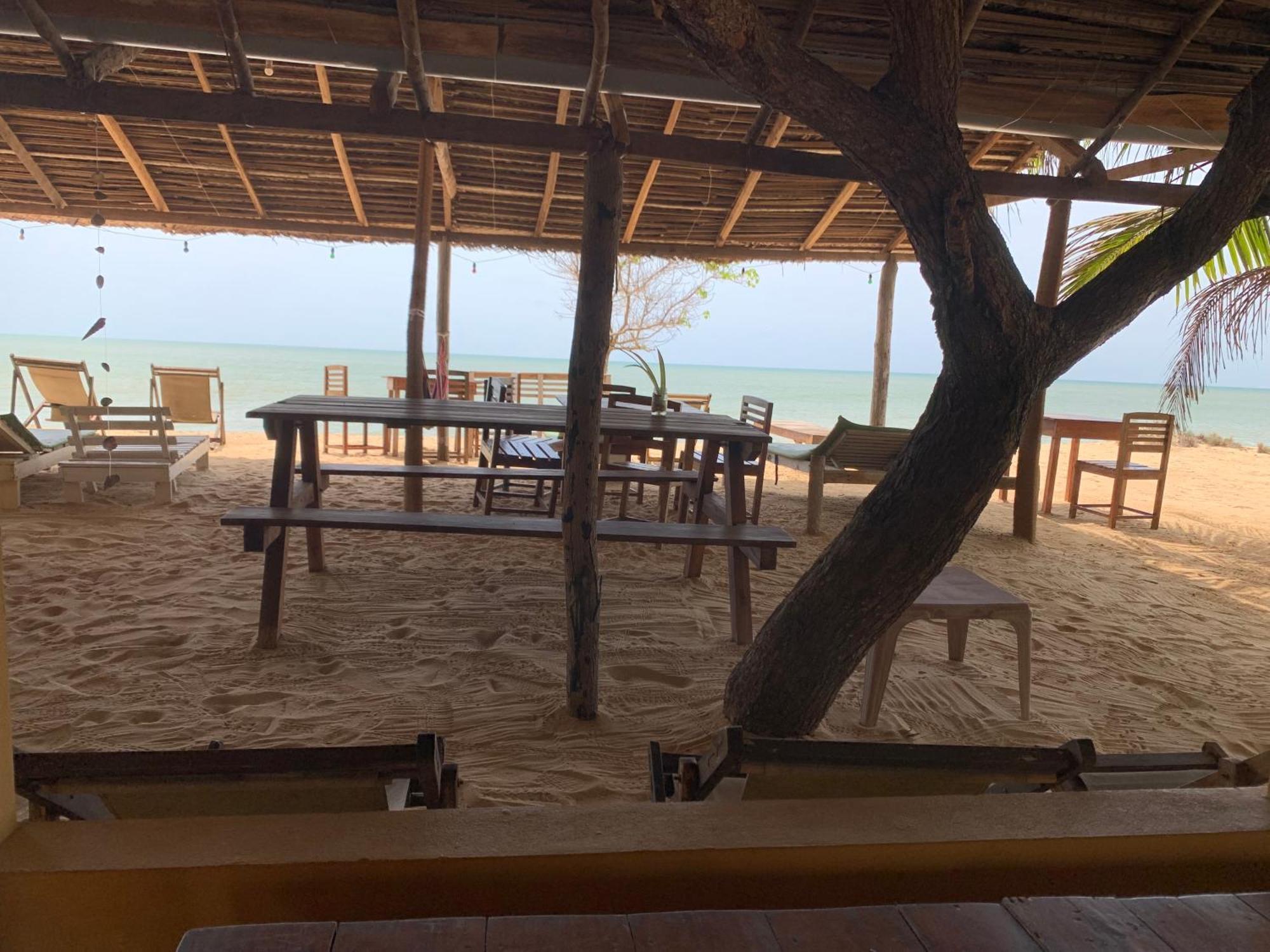 Ocean View Beach Resort - Kalpitiya Exteriör bild